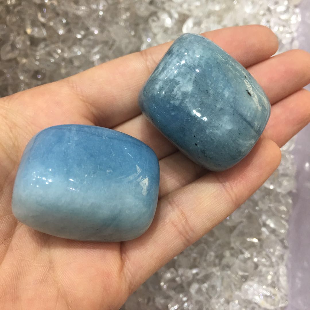 

2pcs Big Natural Blue Aquamarine Tumbled Stone Cube Original Ore Specimen of Rock Crystal Natural stones and minerals for home decor