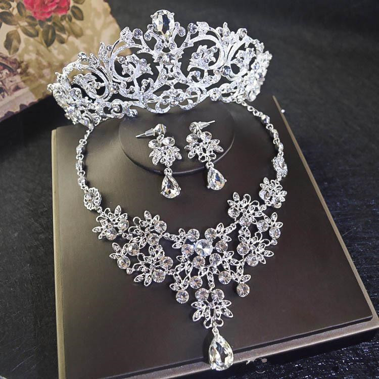

Bling Bling Crystal Beaded Bridal Crown Necklace Earring Sets Women Quinceanera Party Jewelry Formal Events Bridal Jewelry Sets Silver