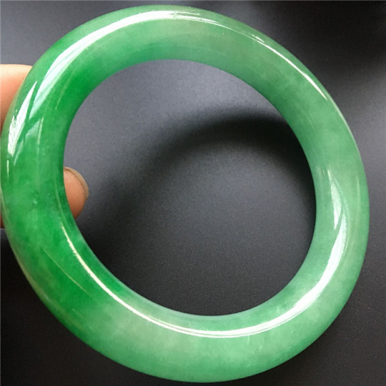 

Natural Burmese jade bracelets round Yang green female models jade bracelet emerald green bracelet
