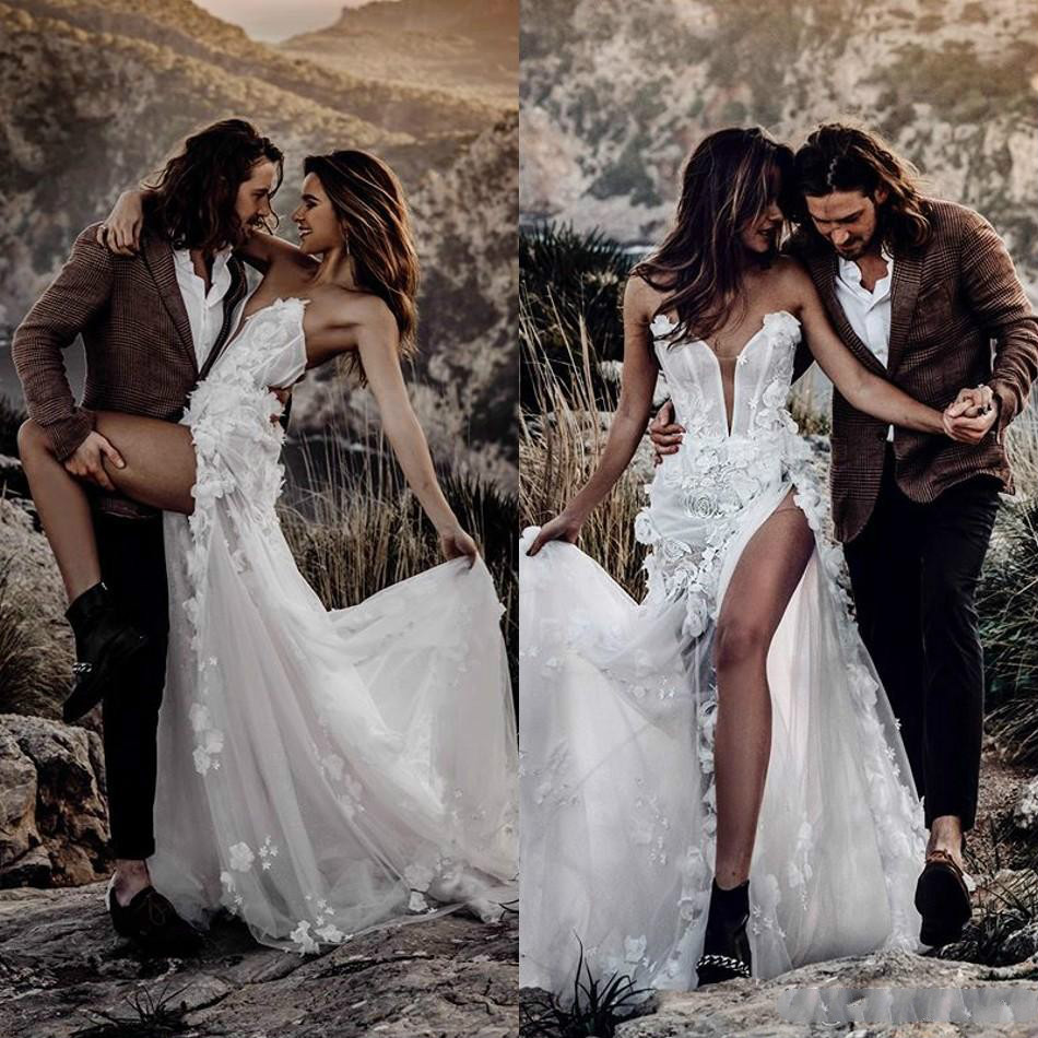 

Sexy New Country Boho Strapless Wedding Dresses 2020 Sheer Split Side Buttons Lace Applique Bohemian Wedding Bridal Gowns, Hunter green