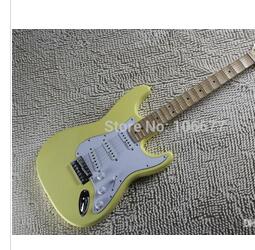 

Custom Shop Scallop Fretboard with Tremolo Cream Yellow Electric Guitar