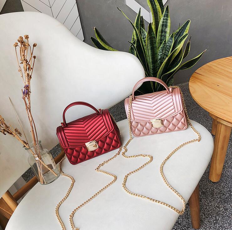 

Factory wholesale women handbag new golden buckle sweet lady chain bag summer waterproof Candy colored jelly bag Joker Lingge fashion bag, Black;red