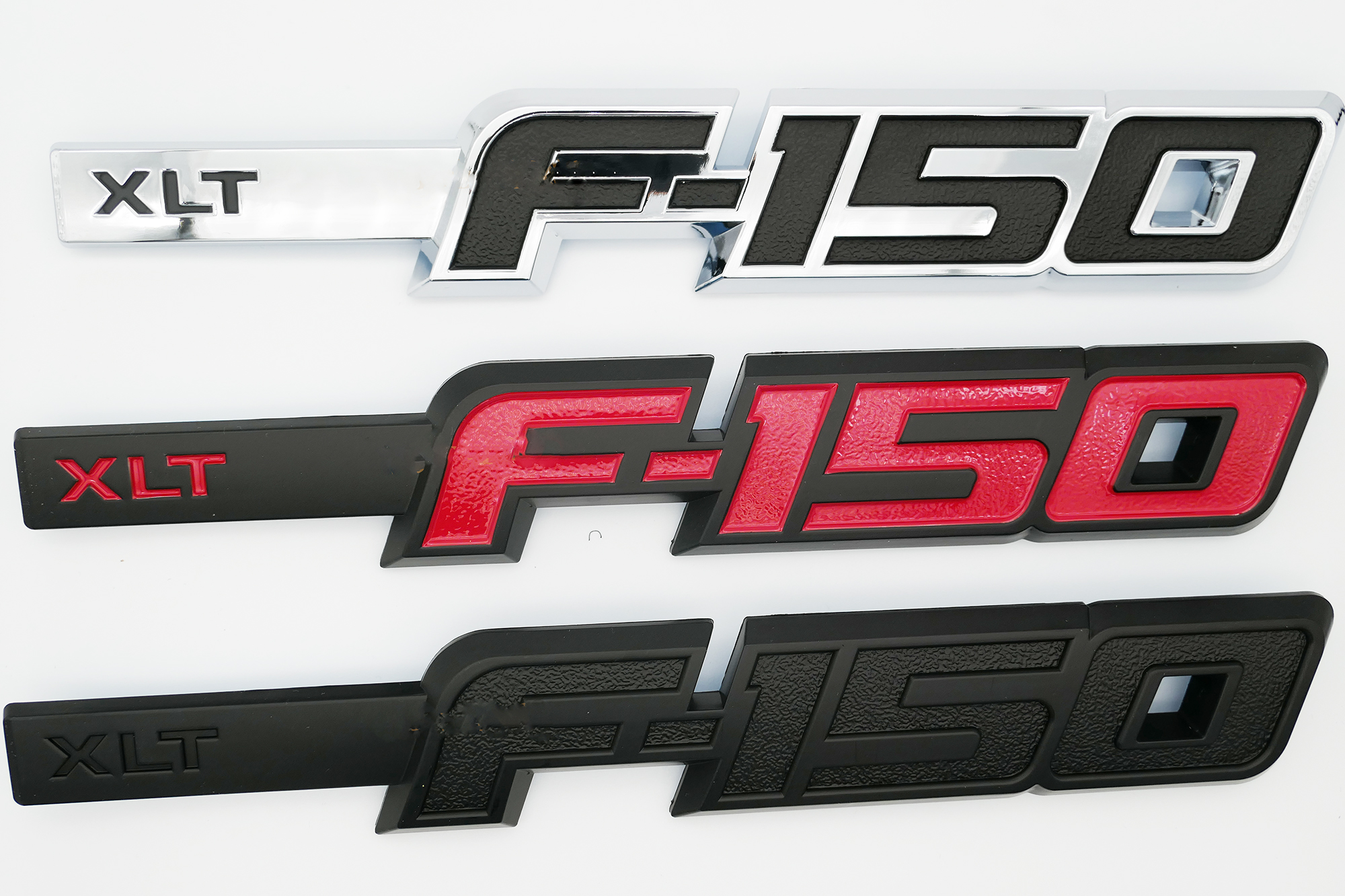 

2 NEW CHROME 2009-2014 F150 XLT TRITON FENDER EMBLEM BADGES EMBLEMS PAIR SET BLCK RED SILVERY