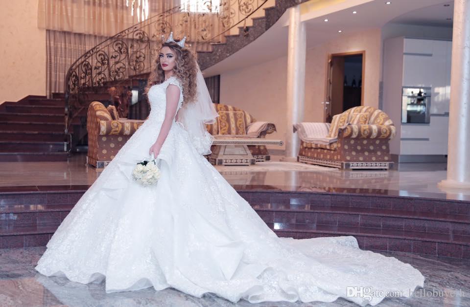 

2019 White Lace Ball Gown V Neck Plus Size Wedding Dresses Beaded Long Train Wedding Gowns South Africa With Beads, Black