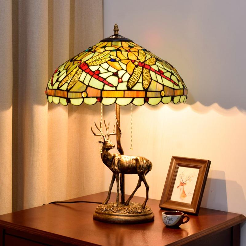 

American retro table lamp creative elk bedroom table lamp European style Tiffany stained glass living room restaurant bar decorative la