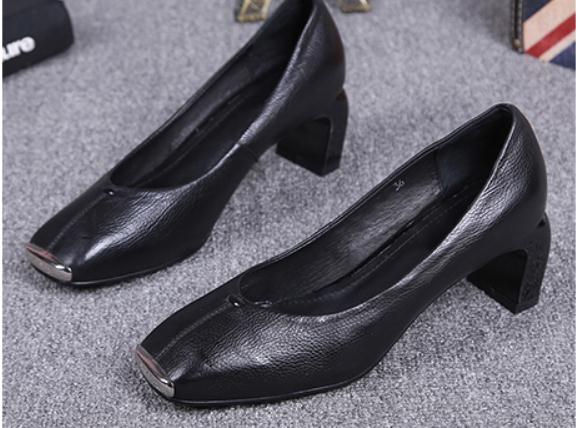 

2019 Women's shoes in Spring and Autumn with New style Middle heel Coarse heel Square head @2257, Black