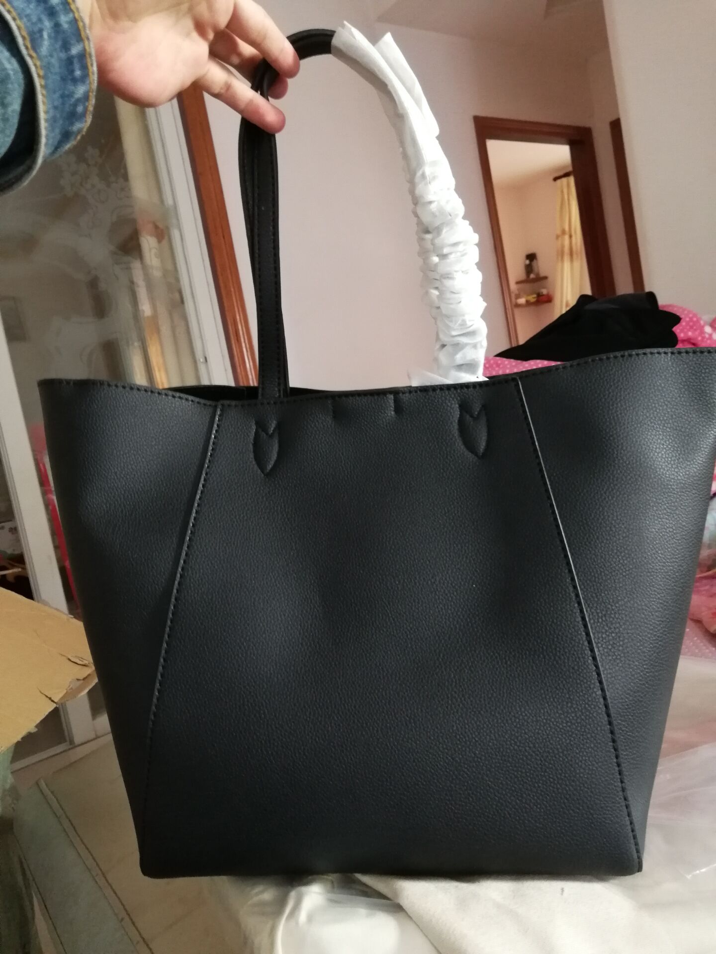 

2020 women's classic branded leather shoulder black bag womens LOCKME totes Large capacity handbag 43*28*17cm