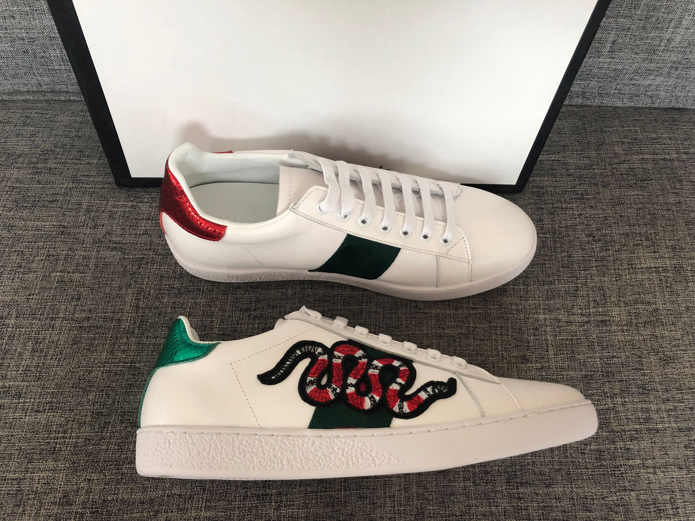 

Discount Lady Fashion Men Women Casual Shoes Leather Top Quality Green Red Bee Italy Designer Sneakers Shoes Embroidered Black Tiger 35-46, Black bee