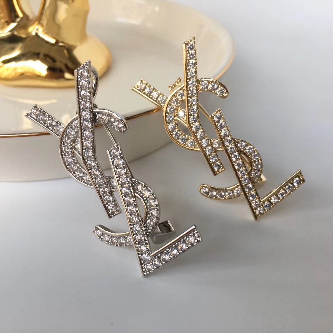 Butterfly Brooch Alloy Rhinestone Anti-Lighting Silk Scarf Buckle Coat Western Ornament Badge Gift