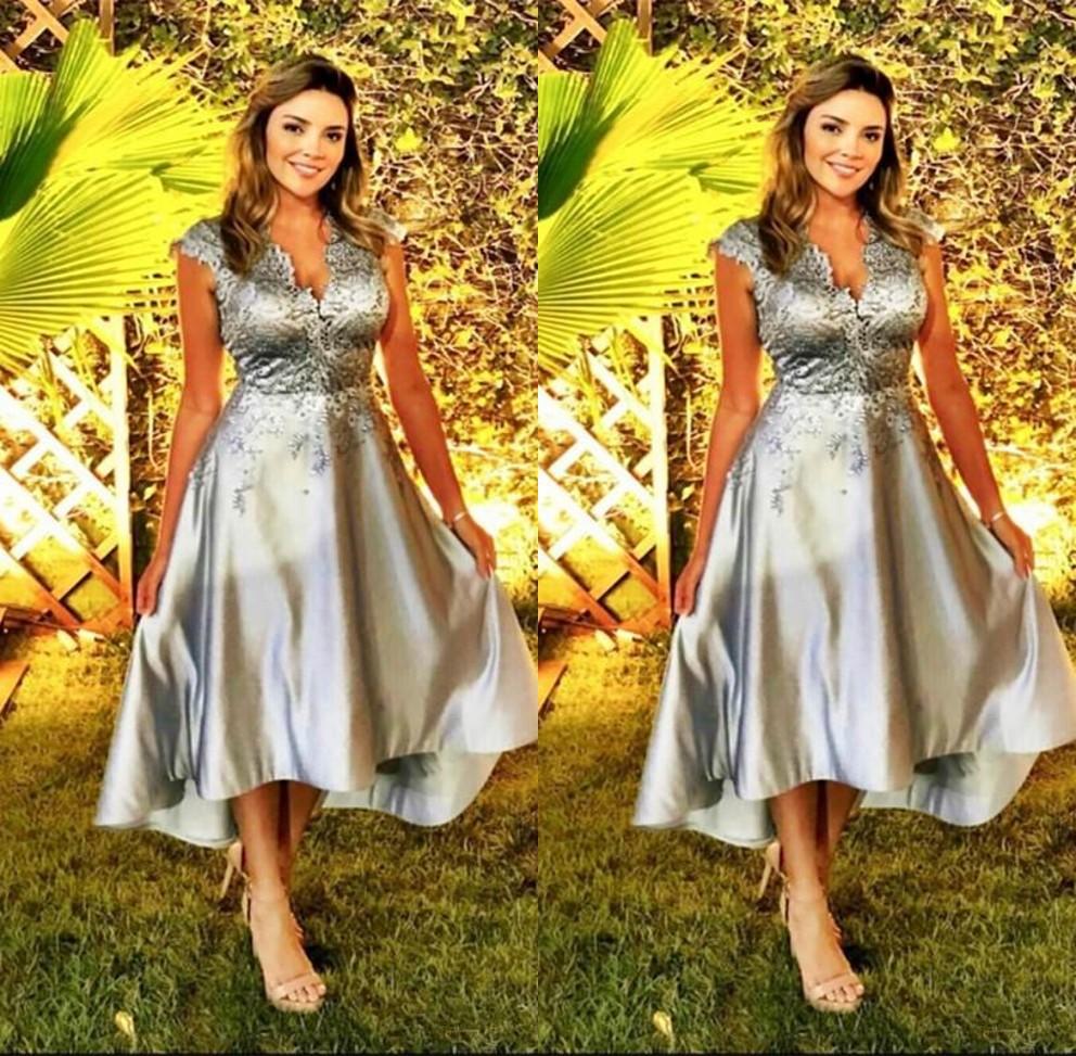 Élégant Haut Bas Une ligne mère de la mariée Robes Applique dentelle col en V Robe de mariée courte de bal du soir Invité Robes