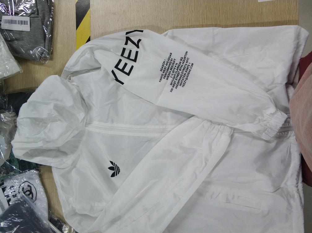 cortavientos adidas yeezy