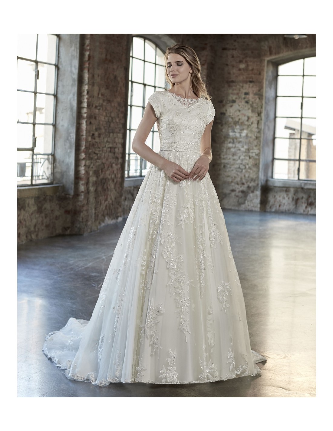 

2019 New Lace Modest Wedding Dresses With Cap Sleeves Boat Neck Buttons Back A-line Country Western LDS Bridal Gowns Modest Custom Made, Ivory