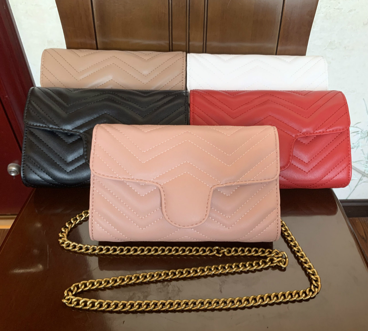 

2020 Handbag indentation hot flower small square package leisure wild chain shoulder bag Ms. Messenger Bag 2019 New European And American 00443, Red