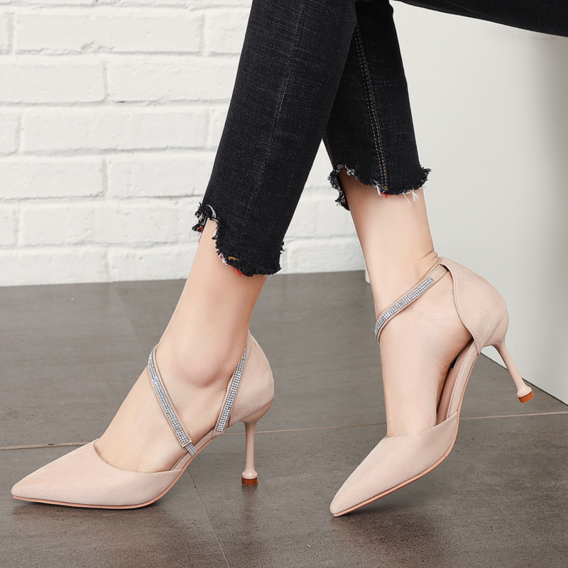 sapatos altos fechados
