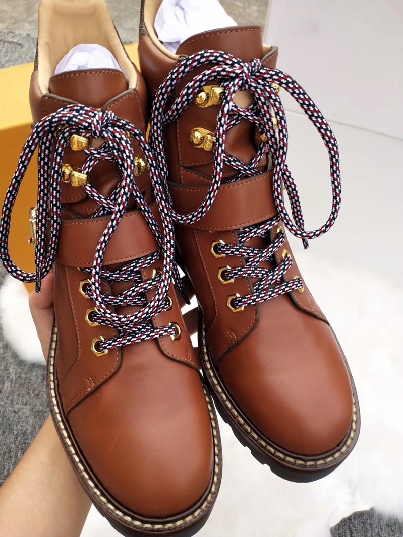 flat bottom cowboy boots