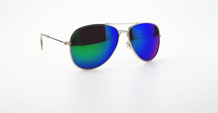 

Wholesale-2018 New Children Sunglasses Kids Beach Supplies UV Protective Eyewear Girls Boys Sunshades Glasses Fashion Accessories