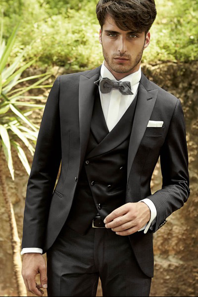 

Handsome Wedding Groom Tuxedos (Jacket+Tie+Vest+Pants) Men Suits Custom Made Formal Suit for Men Wedding Bestmen Tuxedos Cheap A05, Same as image