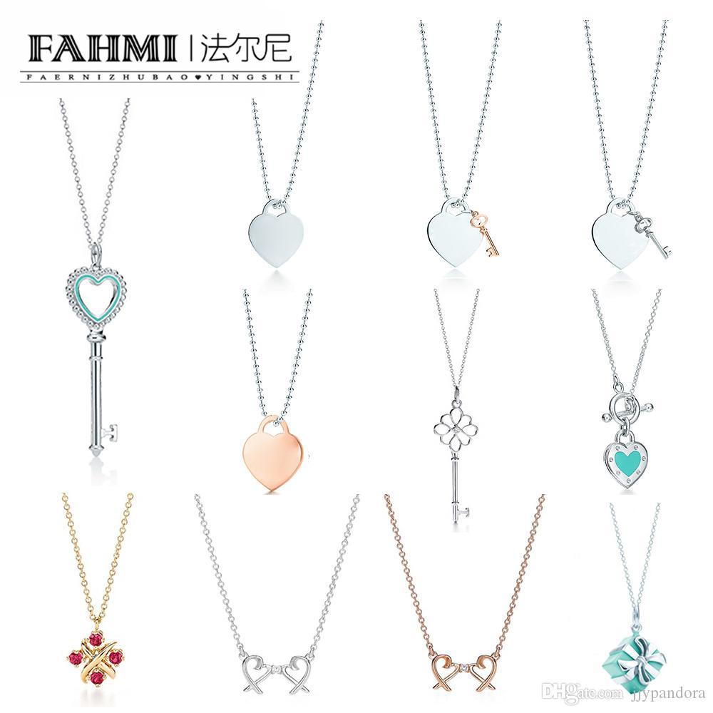 Rose Élégant or en Acier Inoxydable Femme Trois Breloques Coeur Collier