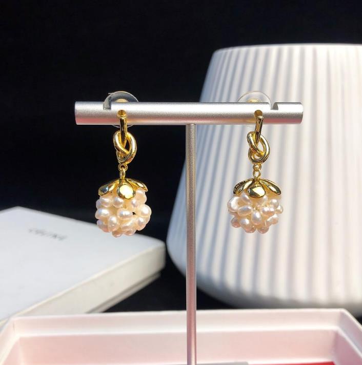 

Women jewelry PRECLOUS earrings plated 18k gold knotted pearl grape earrings summer new products