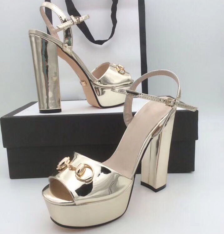 Vente chaude - Sandales à la mode pour femmes avec style de boîte de luxe de luxe de luxe de la gelée de luxe La meilleure qualité 8 couleurs. Ta