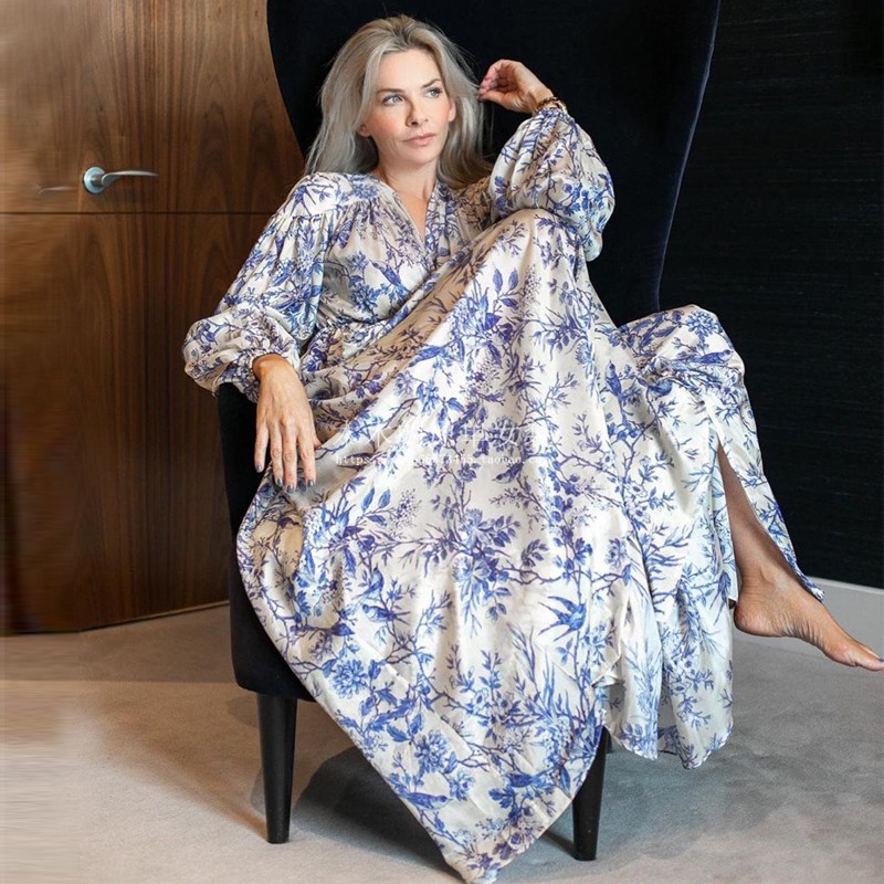 

INS Australia Niche Original Single ZM Blue Ink Flower Pattern Silk Habotai Light Breathable Maxi Dress Dress New, Picture color