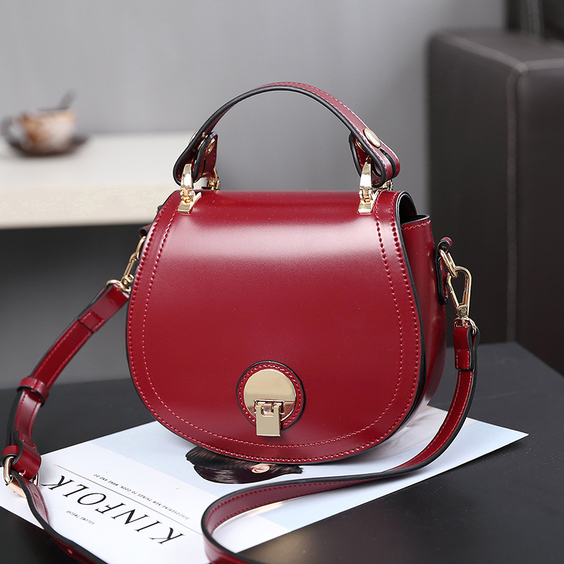 

2019 new bag female bag with wild-type glossy texture hangbag shoulder bags, Red