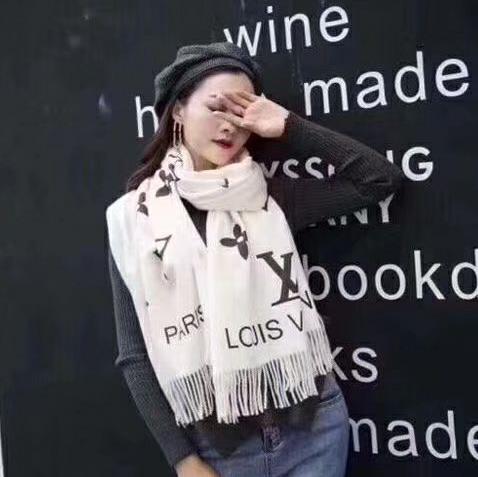 

Fashionable 88 sells female scarf shawl warm luxurious female autumn winter scarf is the good collocation of air conditioning r