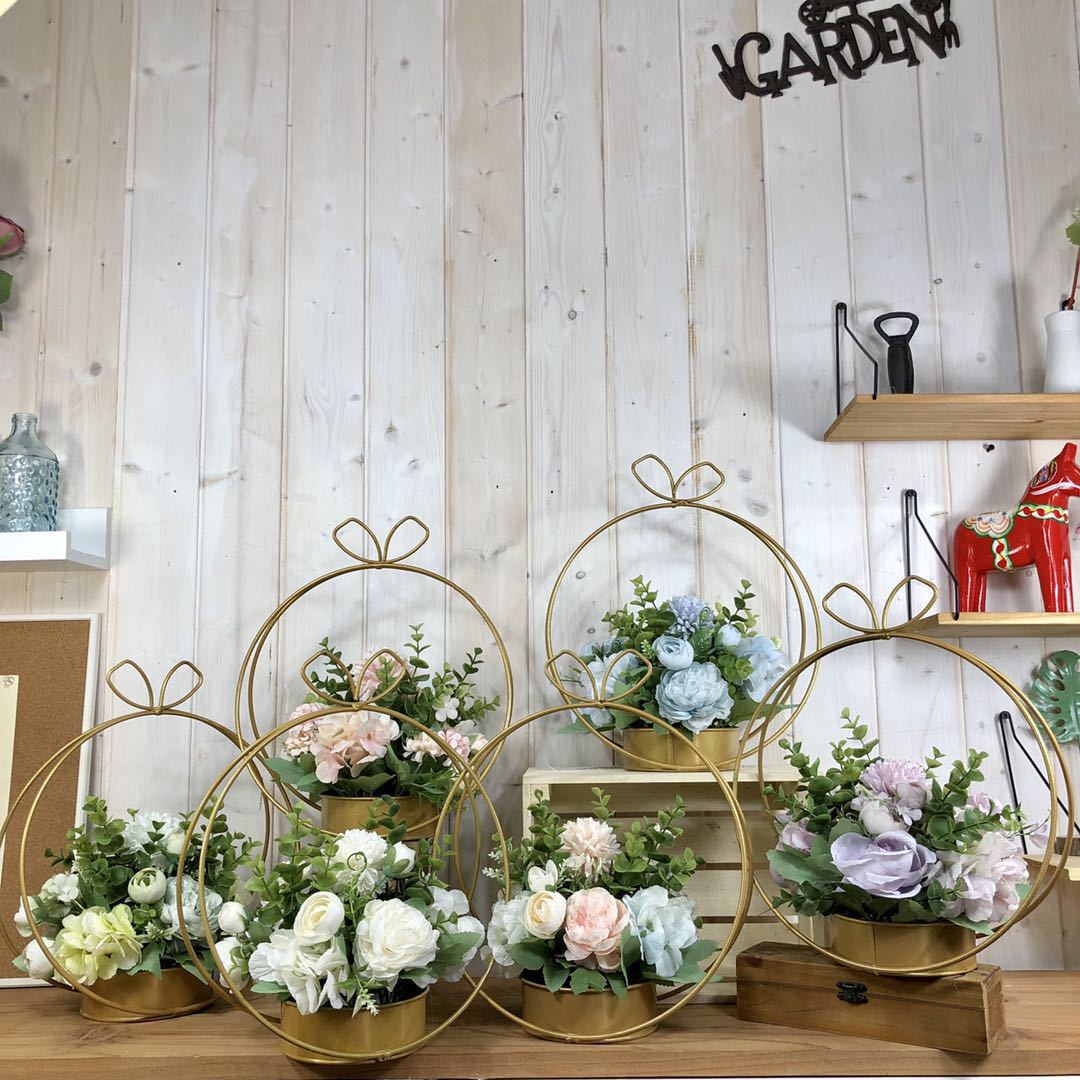 

Cilected Nordic Artificial Flower Hydrangea For Wedding Decoration Wrought Iron Flower Frame Arrange Metal Hoop Wreath Decor, A066r01