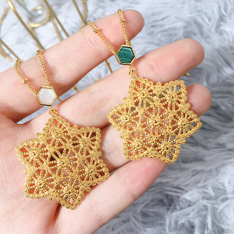 

Chains Vintage Pendant Necklace For Women Fashion Ins Gold Color Hexagram Jewelry Coat