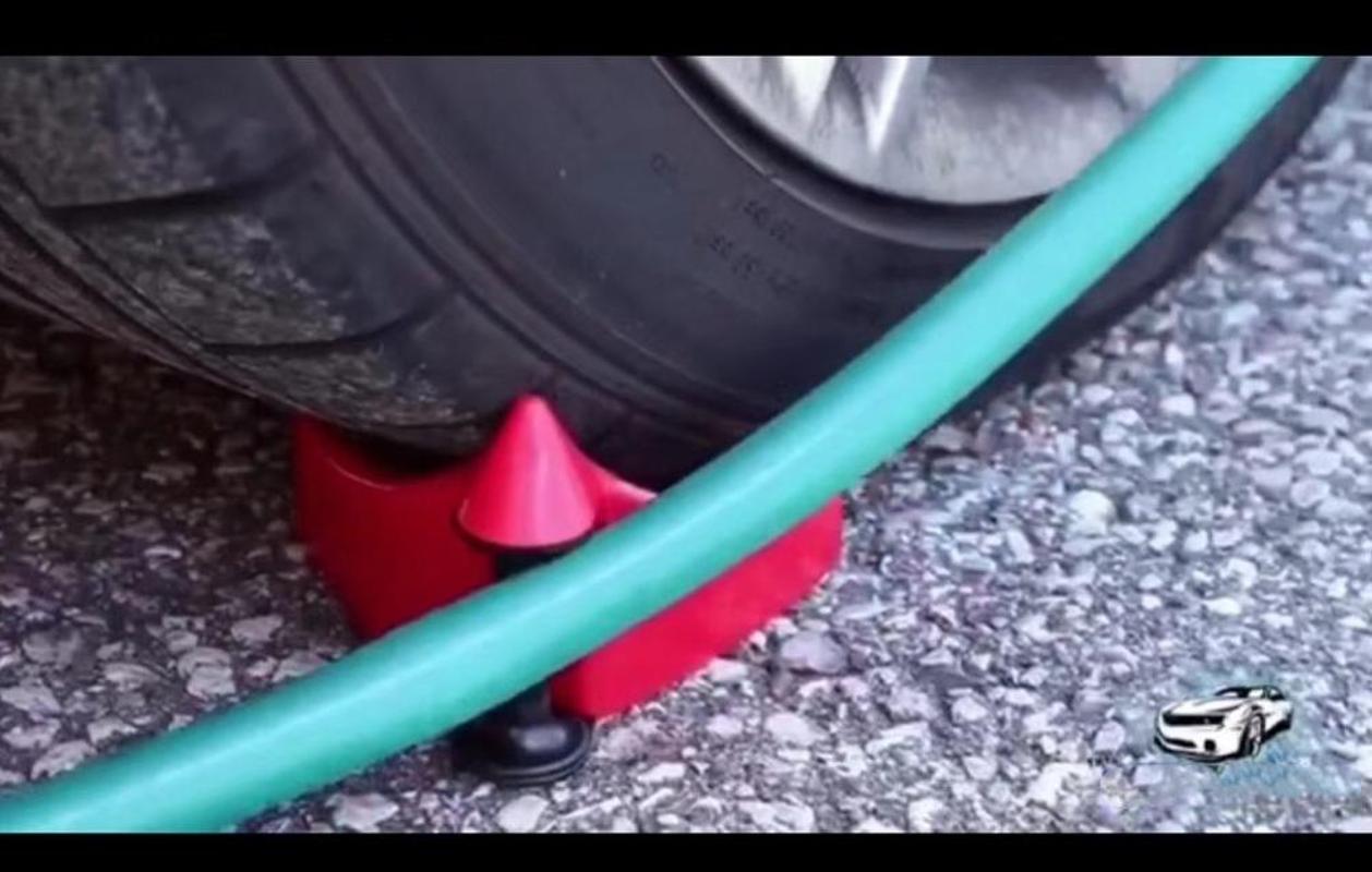 

Car Wash Hose Slide Auto Detailing Tool Water Pipe Anti-roller Block Hoses And Cords From Catching Under Tires Tube Anti-pinch