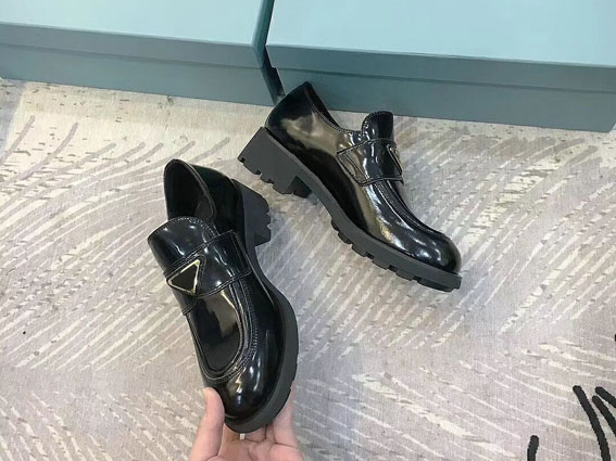 

2020 The latest women matching sneakers, fashion lac low-top shoes, Classic dress design shoes ,Size 35-40, Black