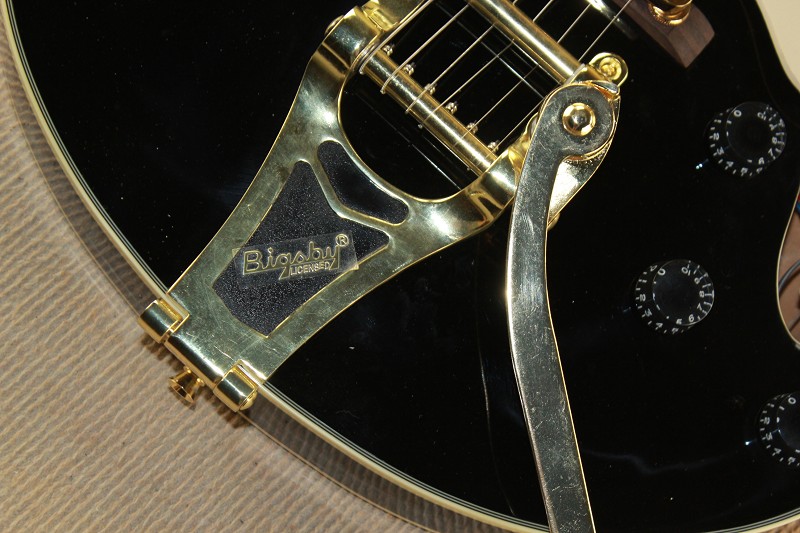 

Have the spot ES295 sharp horn half hollow guitar double P90 pickup black