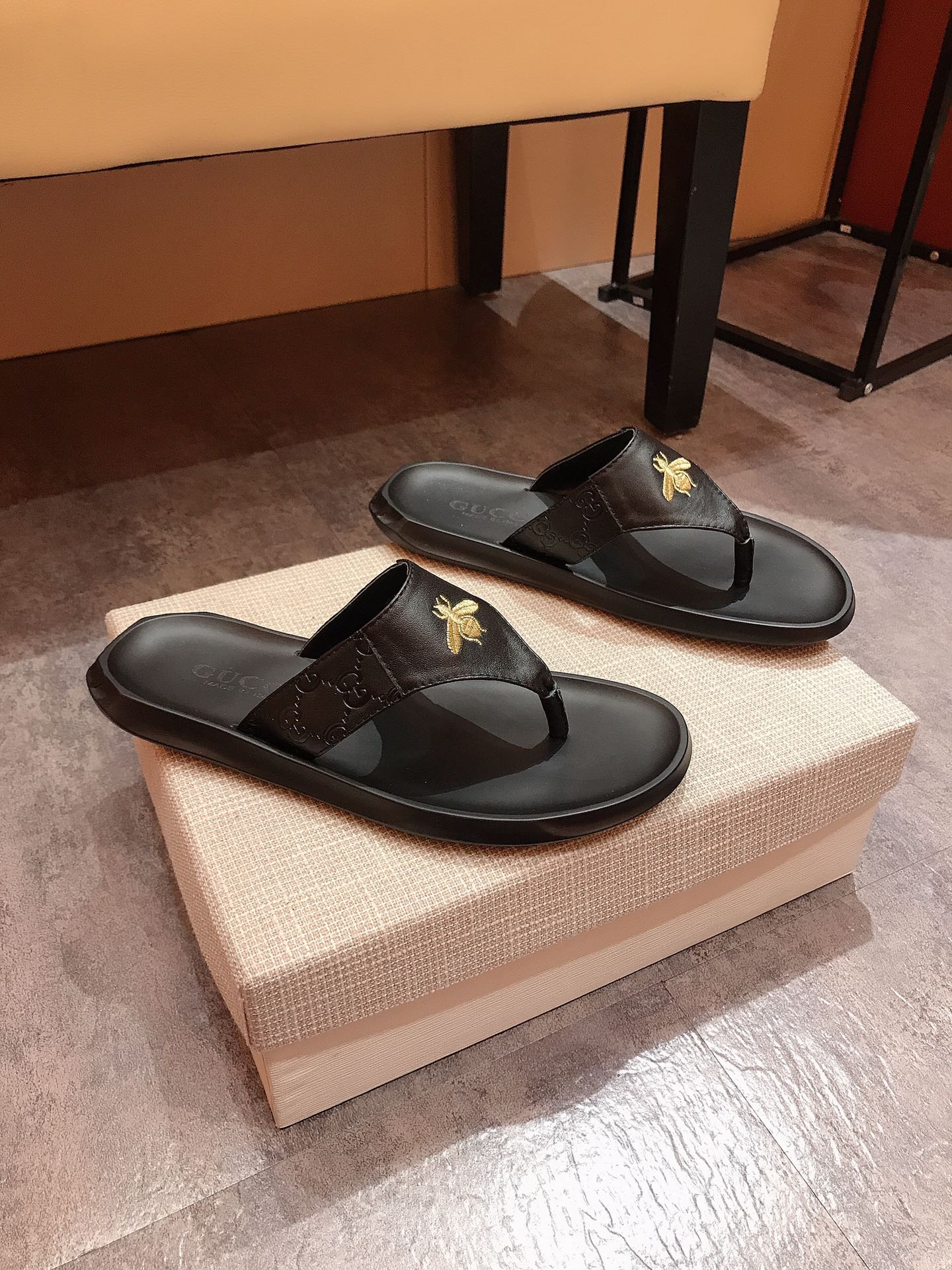 

2020 Men Women Sandals Designer Shoes Luxury Slide Summer Fashion Wide Flat Slippery Sandals Slipper Flip Flop size 38-44 HY717, Blue;gray