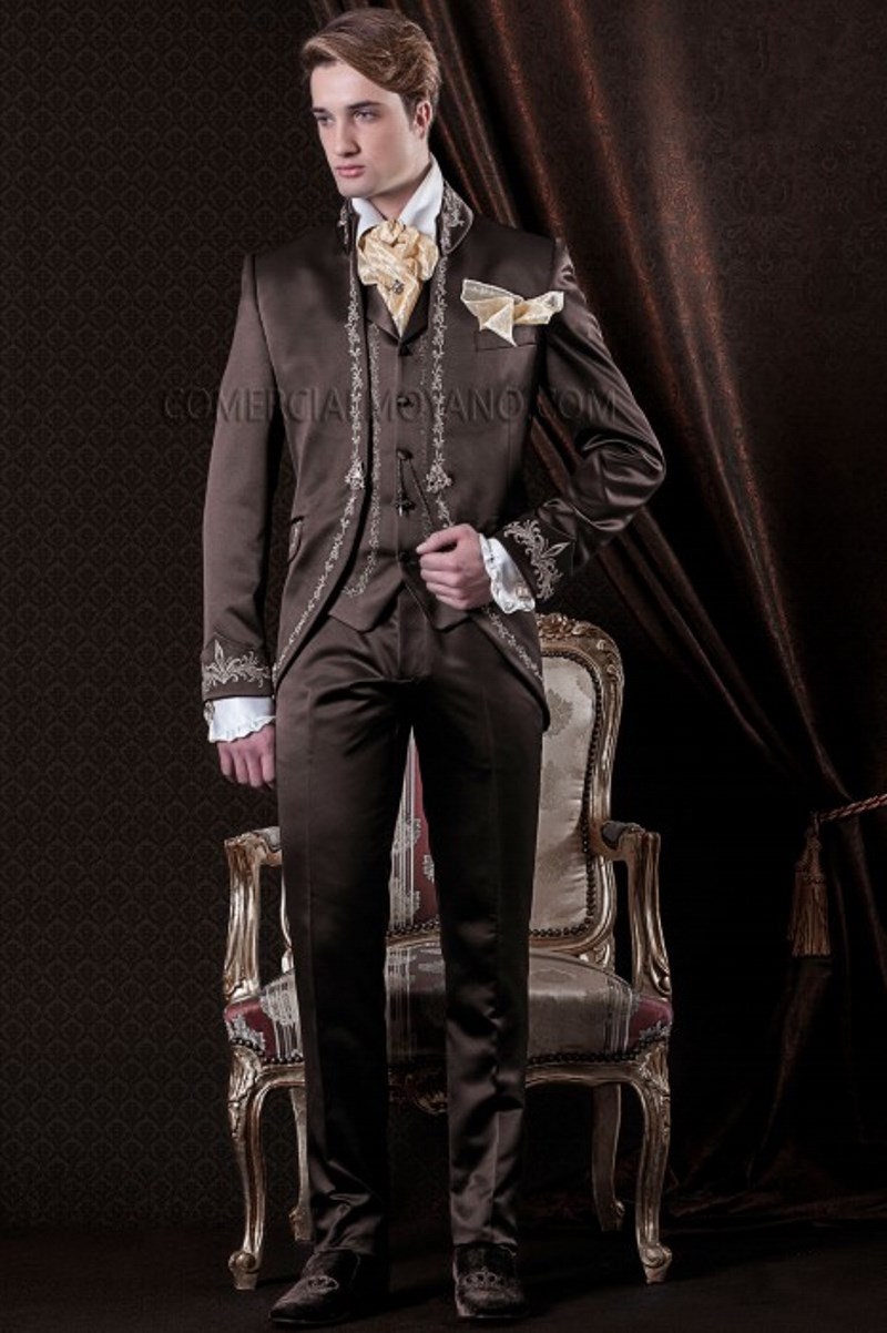 

Popular Mandarin Lapel Embroidery Groomsmen One Button Groom Tuxedos Men Suits Wedding/Prom Best Man Blazer ( Jacket+Pants+Vest+Tie) M01, Same as image