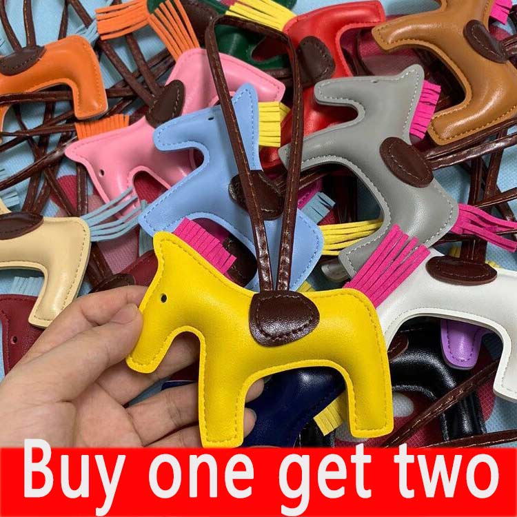 

Luxury keychain Designer Fashion Famous Brand pony pendant decoration pu leather Small objects Personalized Custom tag Gift Key Holder
