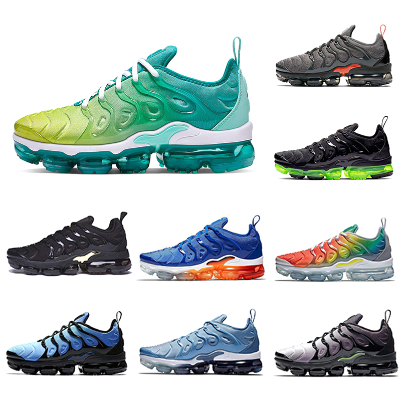 nike tiburon negro con dorado