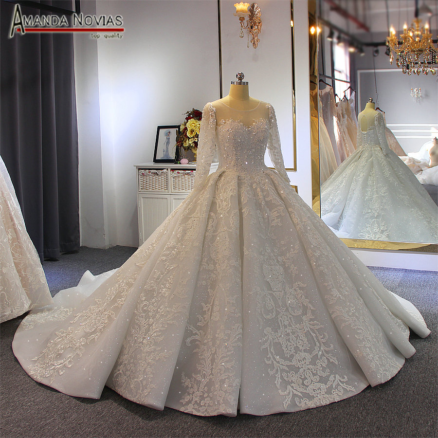 2020 Vit Lace Appliqued Ball Gown Bröllopsklänningar Muslimska Långärmad Öppna Back Plus Size Bridal Gown Real Pictures