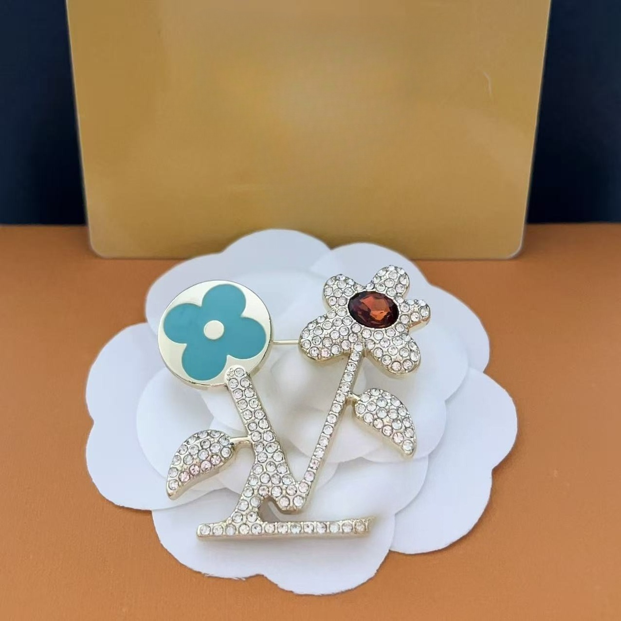 Fashion Luxury Letter Designer Brooch Brand Crystal Rhinestone Jewelry Brooches Flower Pin Womens Wedding Party Jewelry Accessories