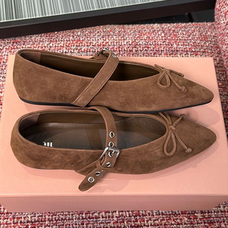 Lady silhouette effilée nœud délicat Mary Jane Shoes 5F817 Ballerines en daim emblématiques brodées Cuir de veau velours velouté Chaussures de ba