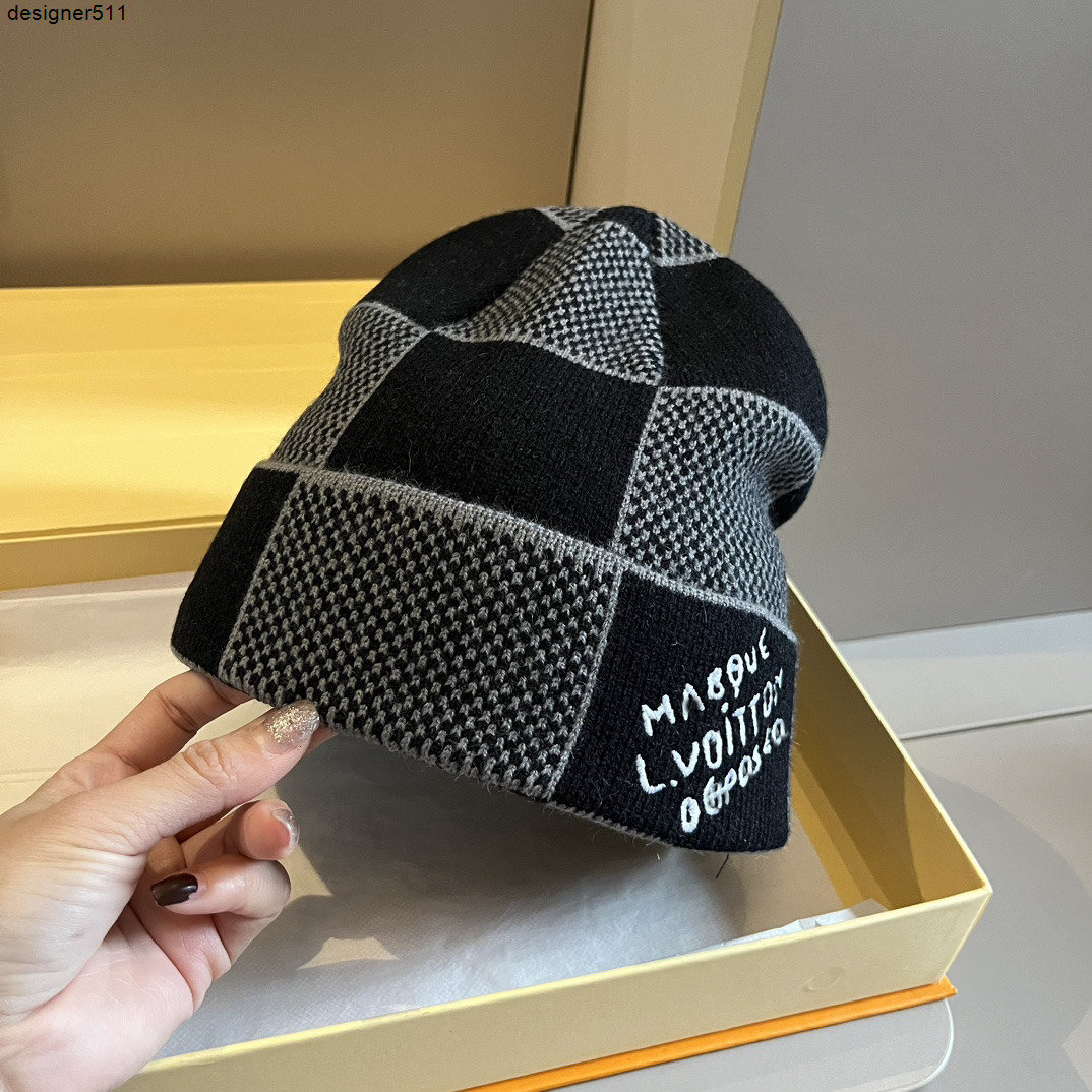 Beanie/Skull Caps Fashion women's beanie Cashmere Thermal Designer soft plaid winter Men's trucker hat