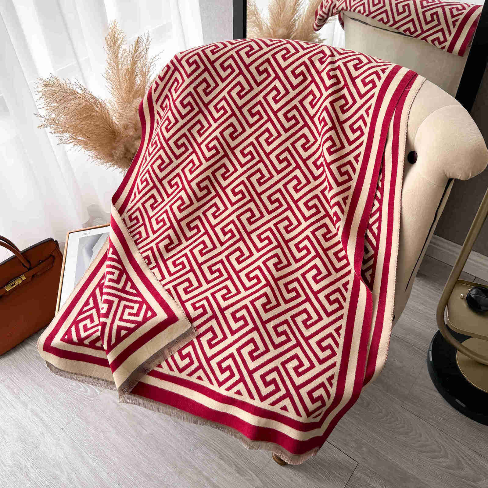 Vintage Interlocking Ladies Geometric Pattern Shawl Thin Fringe Cashmere Feel Oversized Wrap Scarf For Autumn Winter Daily WearT260901 Z260917