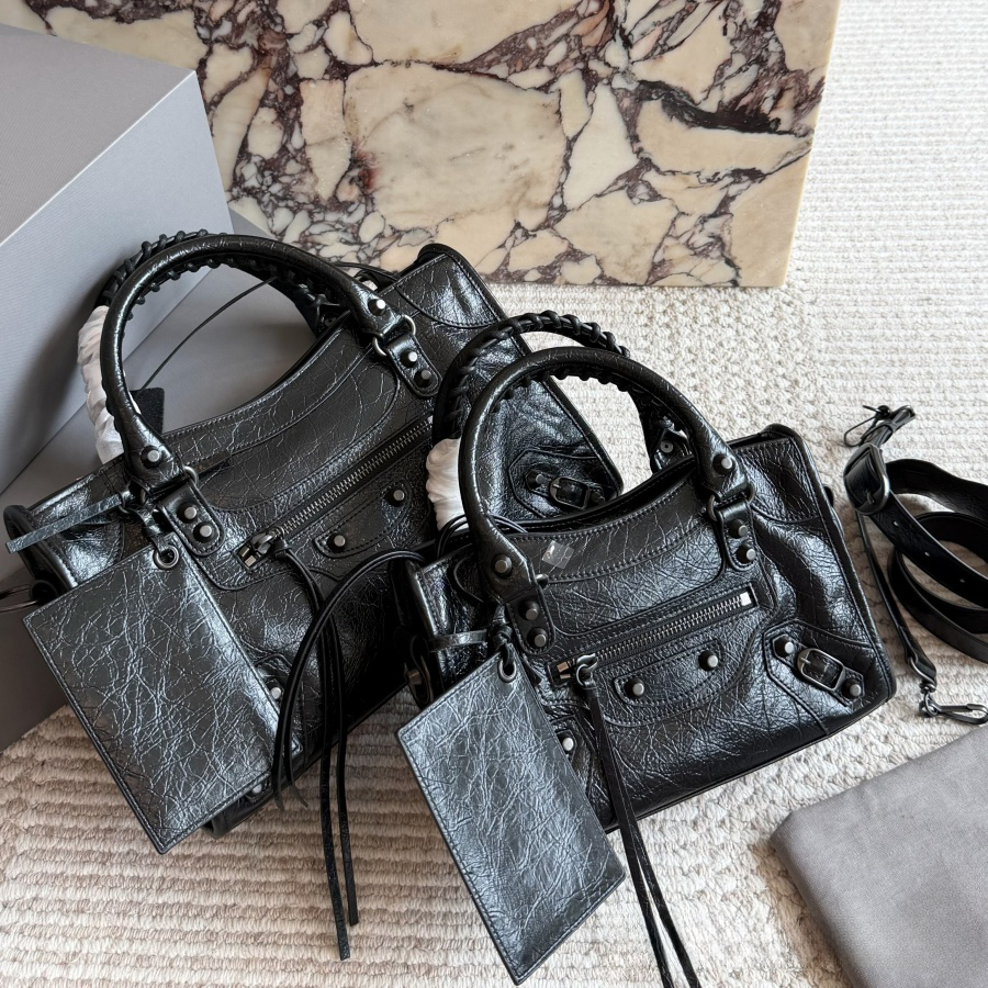 Designer Totes Sacs classiques Sac à bandoulière Sac à main Lettre Pochette de luxe Petit sac en cuir Sac à bandoulière à la mode Plaine Deux tai