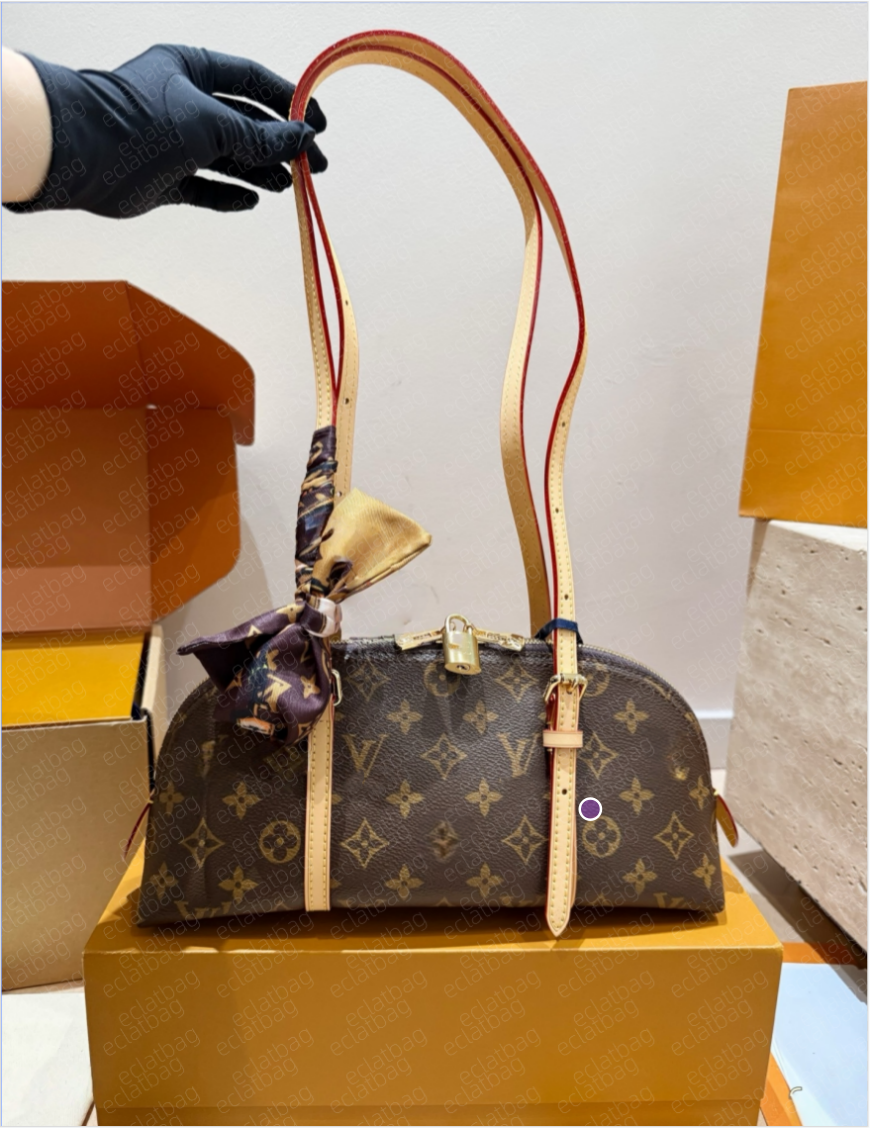 designer bag new 2026 women's chain-style crossbody bag in vintage brown PU leather, small shoulder bag for classic evening wear, high-quality