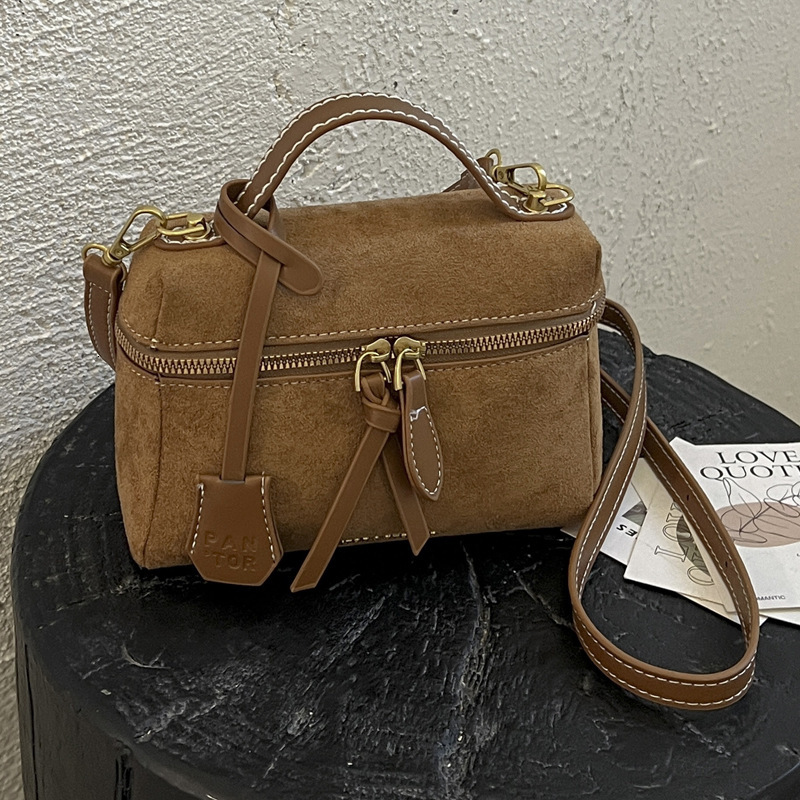 Jefrey Collins Korean and Japanese fashion, simple, light luxury, high-end, super popular 2026 women's autumn new single-shoulder handbag, c
