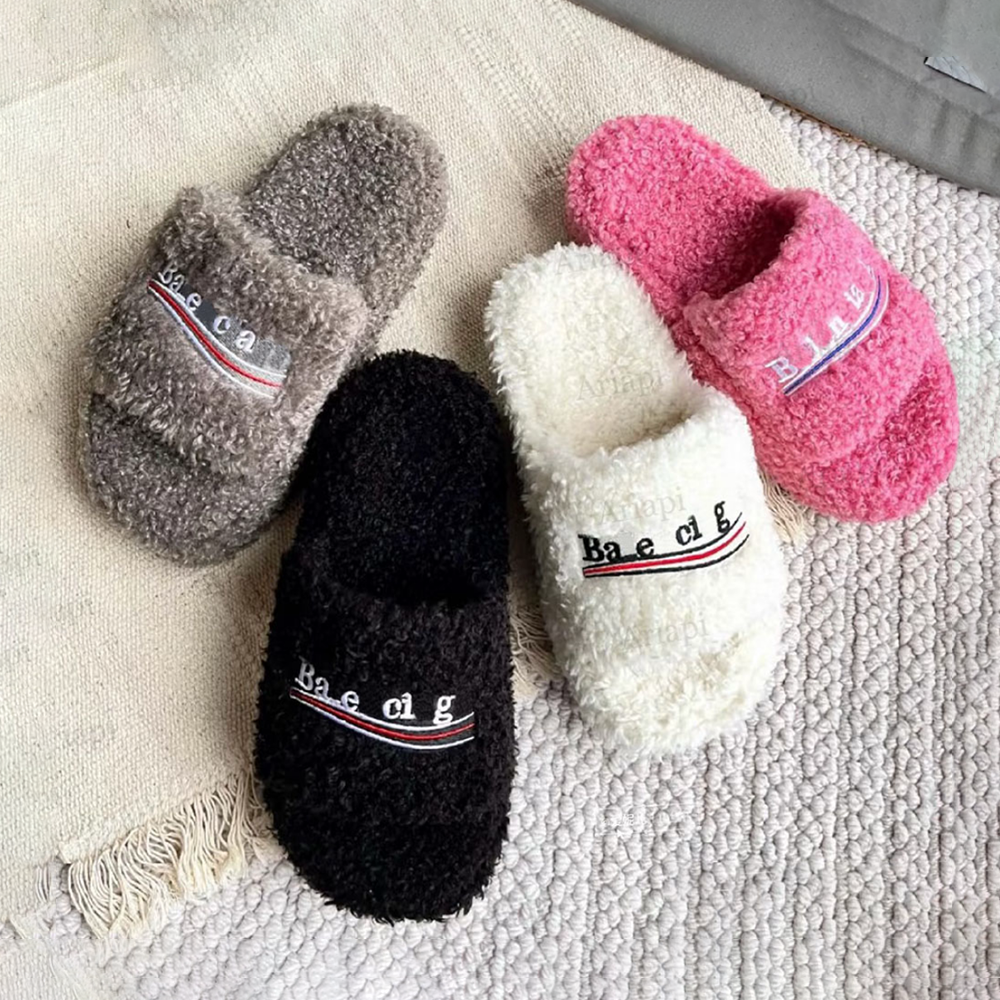 Diapositives de fourrure Designer Femmes Homme Furry Open Mule Automne Hiver Homewear Noir Rouge Blanc et Bleu Rayures Hiver Slide Chaussures Con