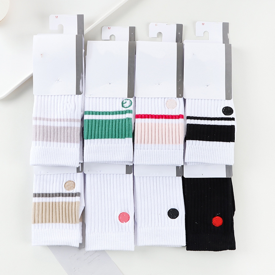 L6510 chaussettes de yoga pour hommes et femmes chaussettes de course et de fitness à hauteur de genou respirantes avec des rayures colorées