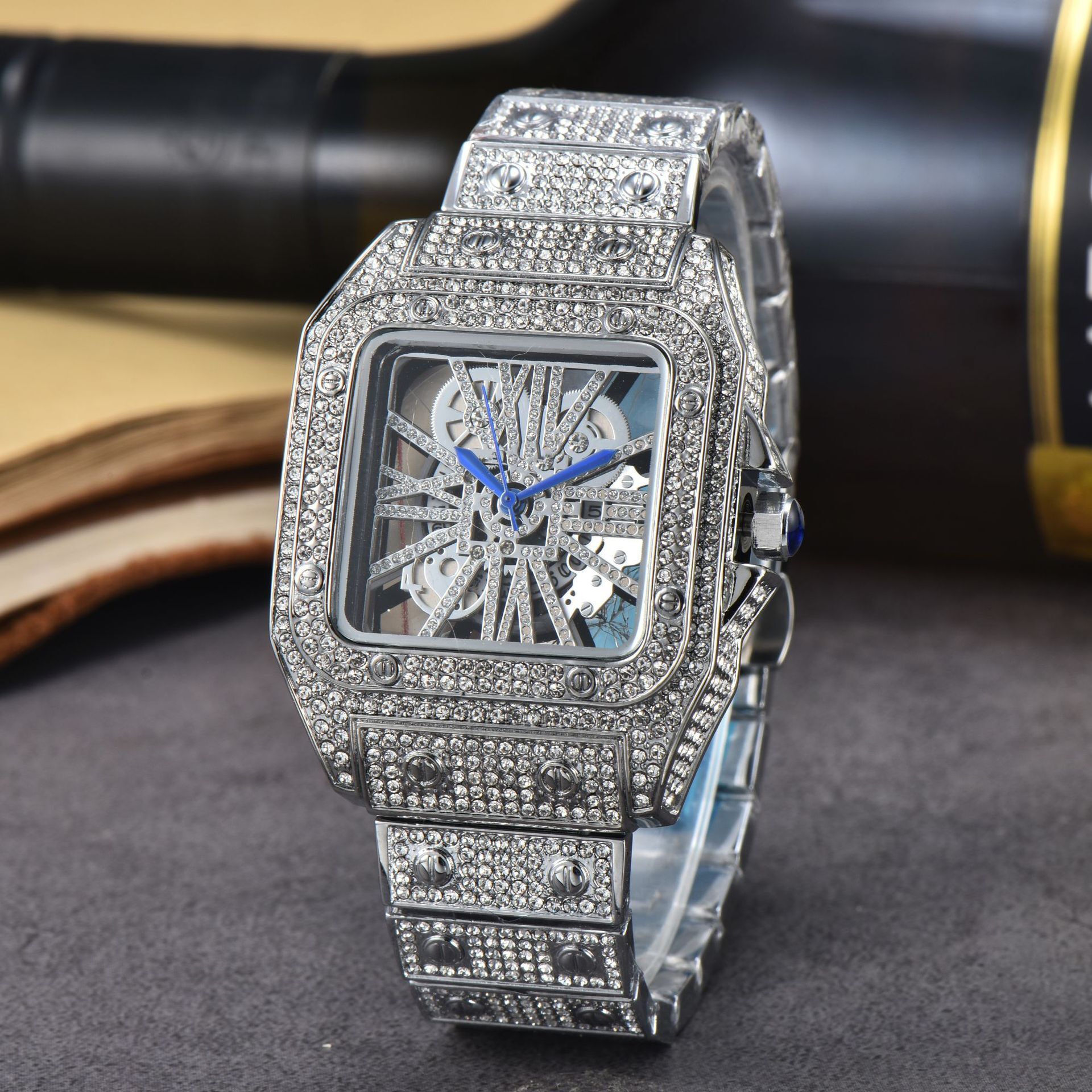 Men's cariterwatch Moissanite Watch diamond hip-hop jewelry cartiierwatche watch and the luxurious Iced Out VVS moissanite mechanical watch