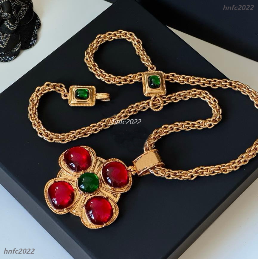 Glass Heavy Industry Long Necklace Red Green Crystal Gemstone Inlaid Pendant Sweater Chain For Women Bride's wedding Designer Jewelry