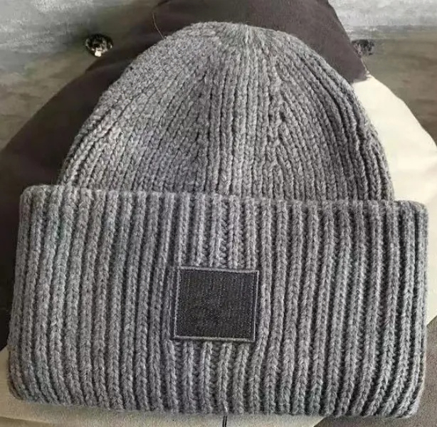 2023 Designer Studios Smile Face Hat Autumn Winter Warm Men Women Skull Knitted Wool Cap Smiling Beanie Tide Street Hip hop Hats Fashion