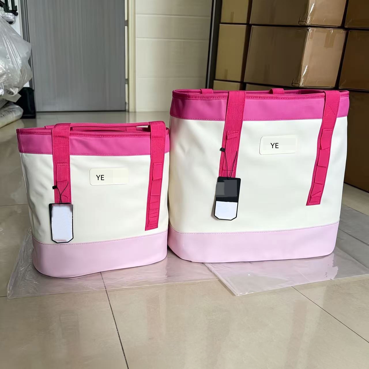 E7349 YE Outdoor Picnic Pack Waterproof Insulated Bag Portable Incubator American Outdoor Lunch Box Bag Beach Bag for Cold Drinks and Food Storage D
